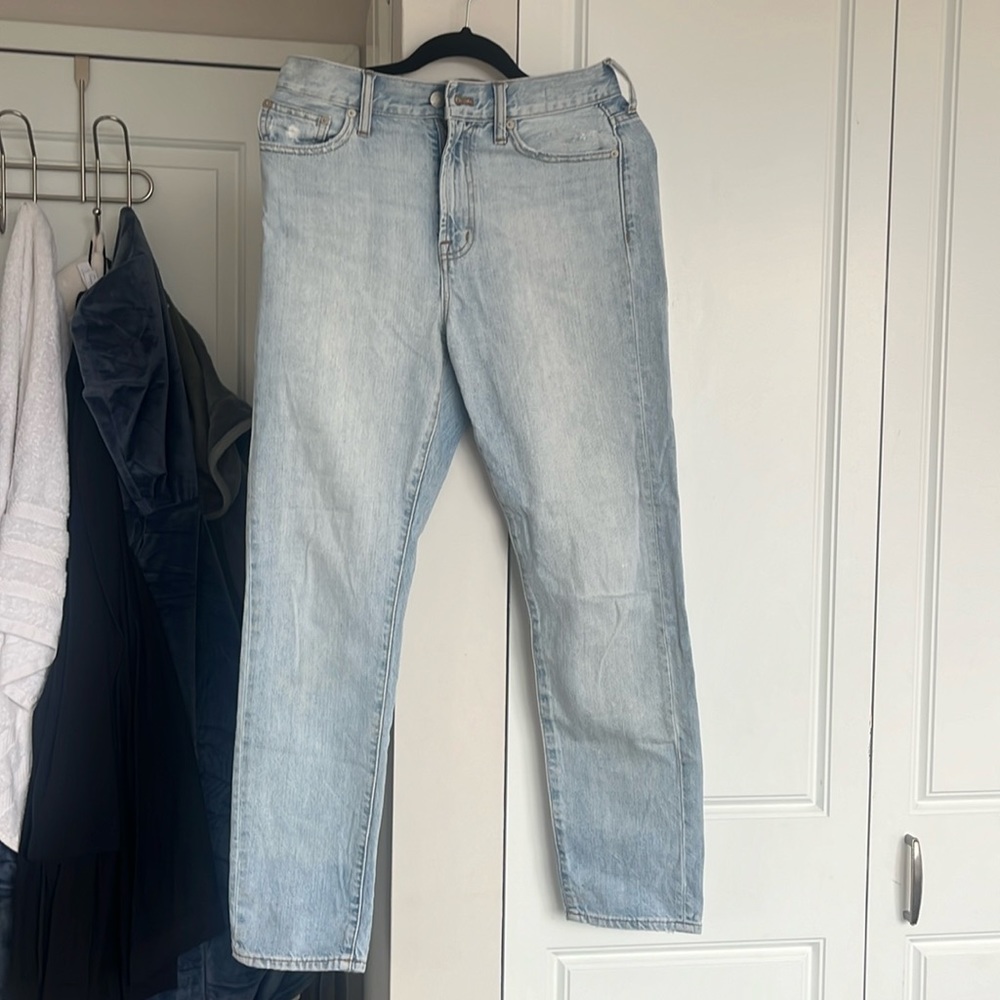 Straight leg, high-waist lightwash jeans (lightly worn)